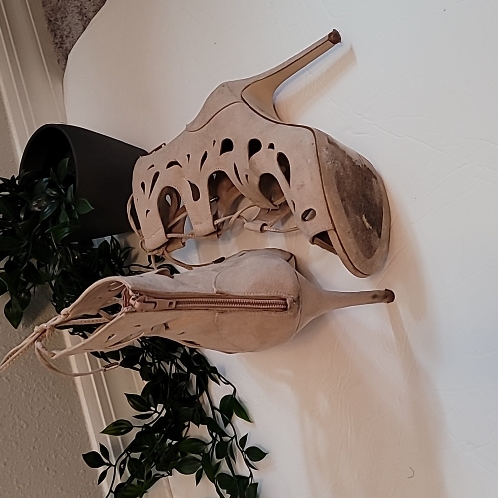 Call it Spring Heels - Picture 2 of 4